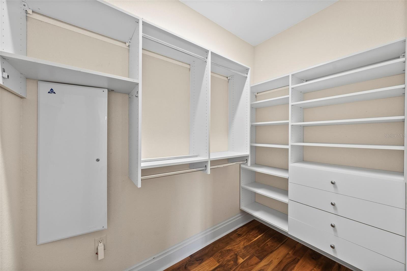 Image 32 of 39 For 2807 Sitios Street