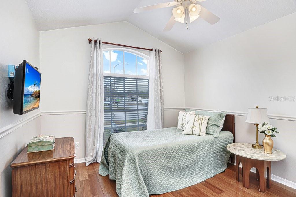 Image 14 of 32 For 28912 Burke Mill Place