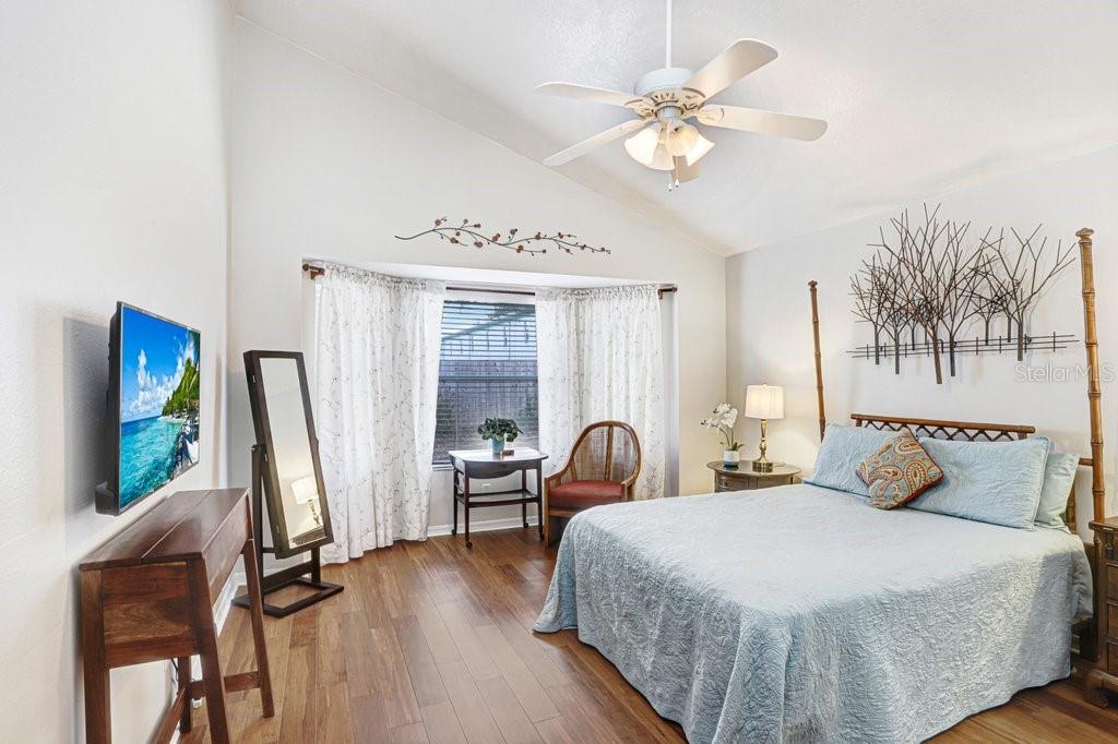 Image 9 of 32 For 28912 Burke Mill Place