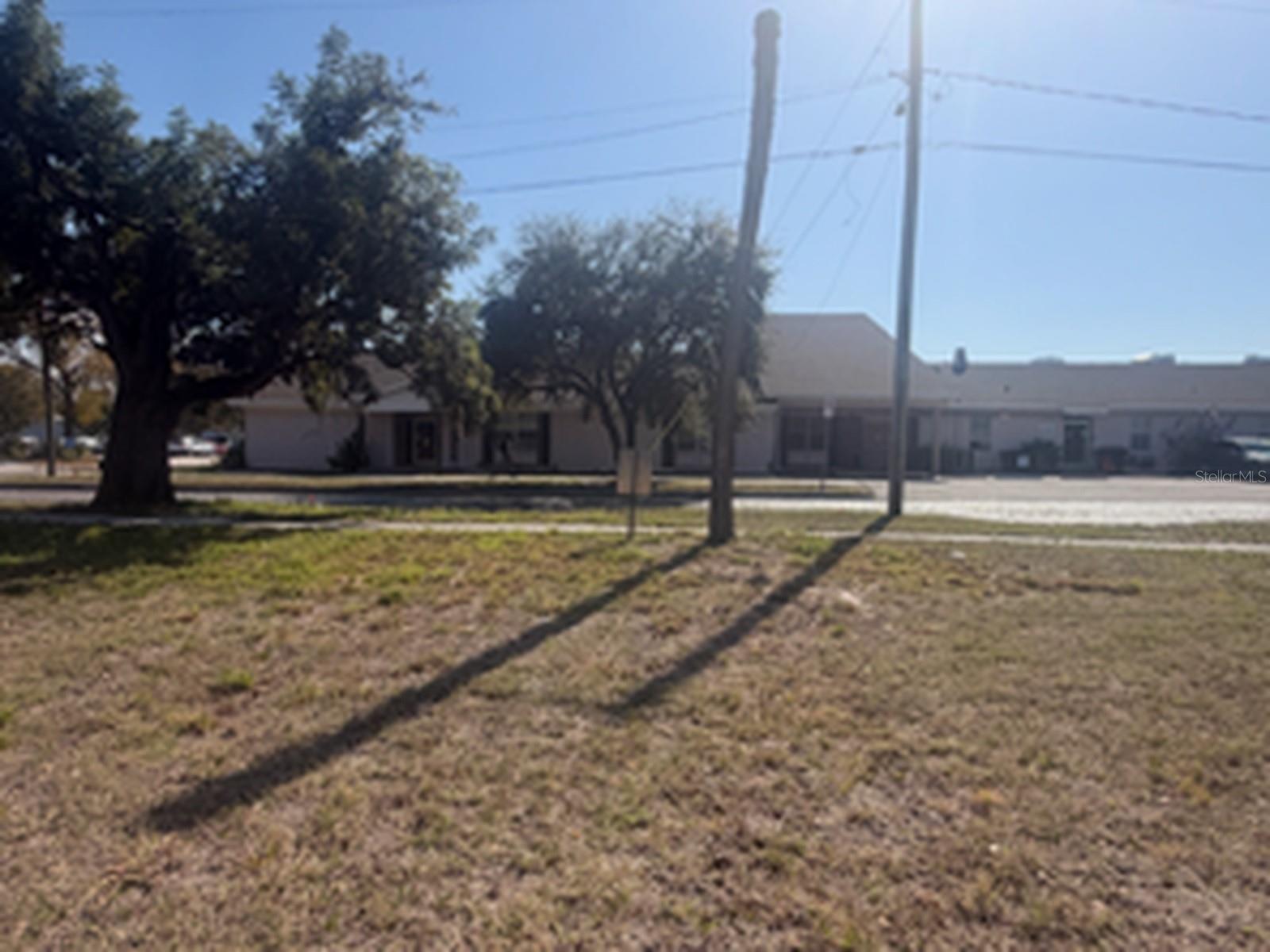 Listing photo id 0 for 1802 Mitchell Avenue