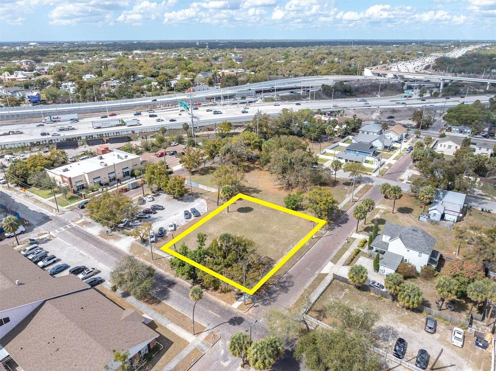 Listing photo id 4 for 1802 Mitchell Avenue