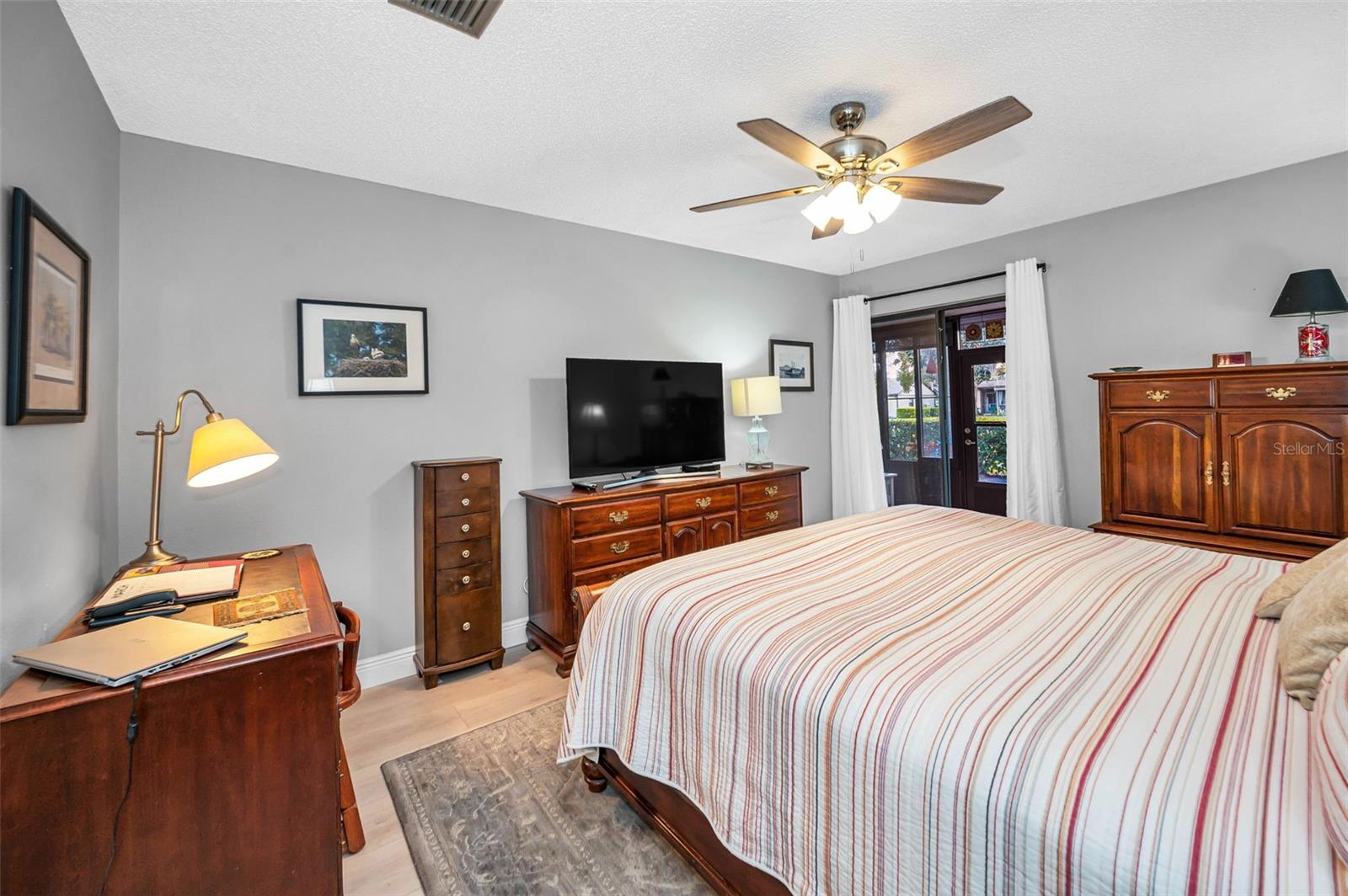 Image 16 of 42 For 190 James Court