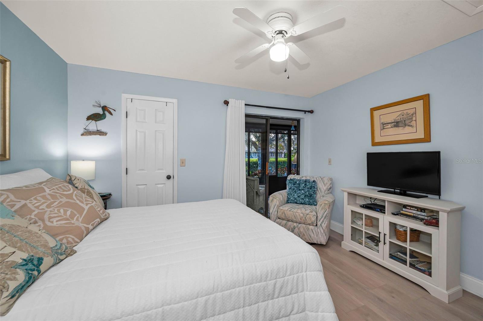 Image 22 of 42 For 190 James Court