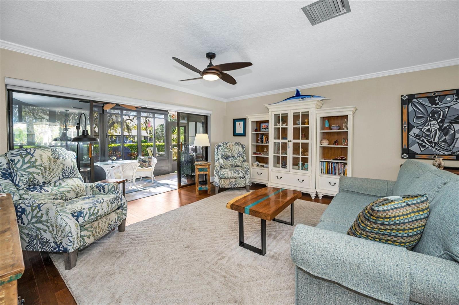 Image 25 of 42 For 190 James Court