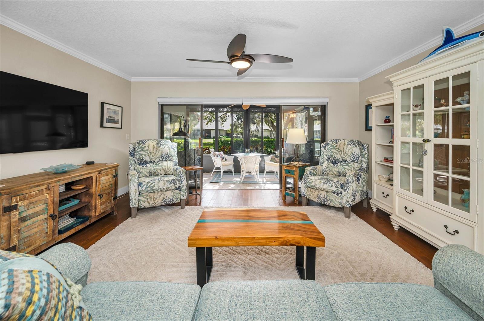 Image 27 of 42 For 190 James Court