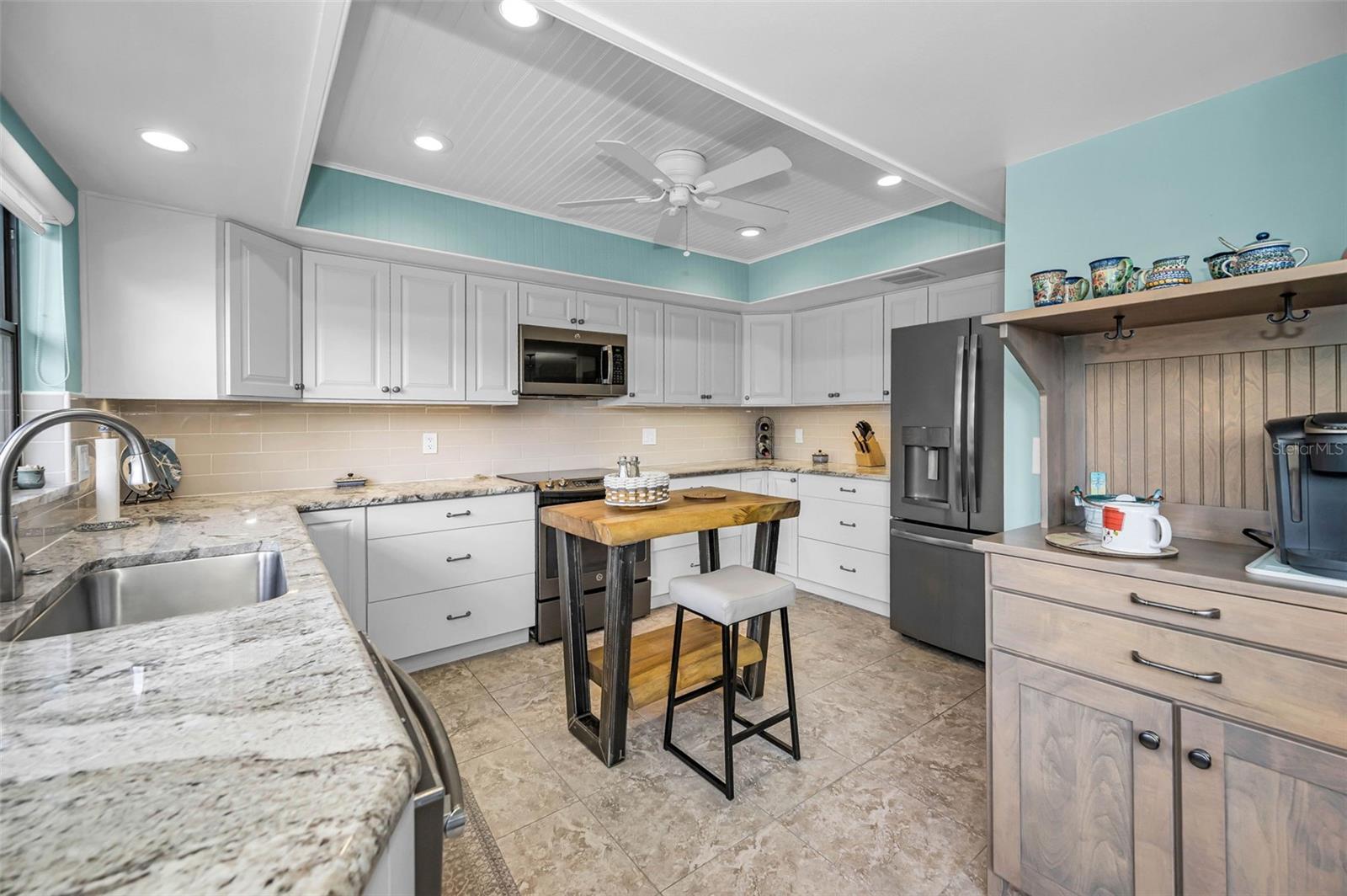 Image 7 of 42 For 190 James Court