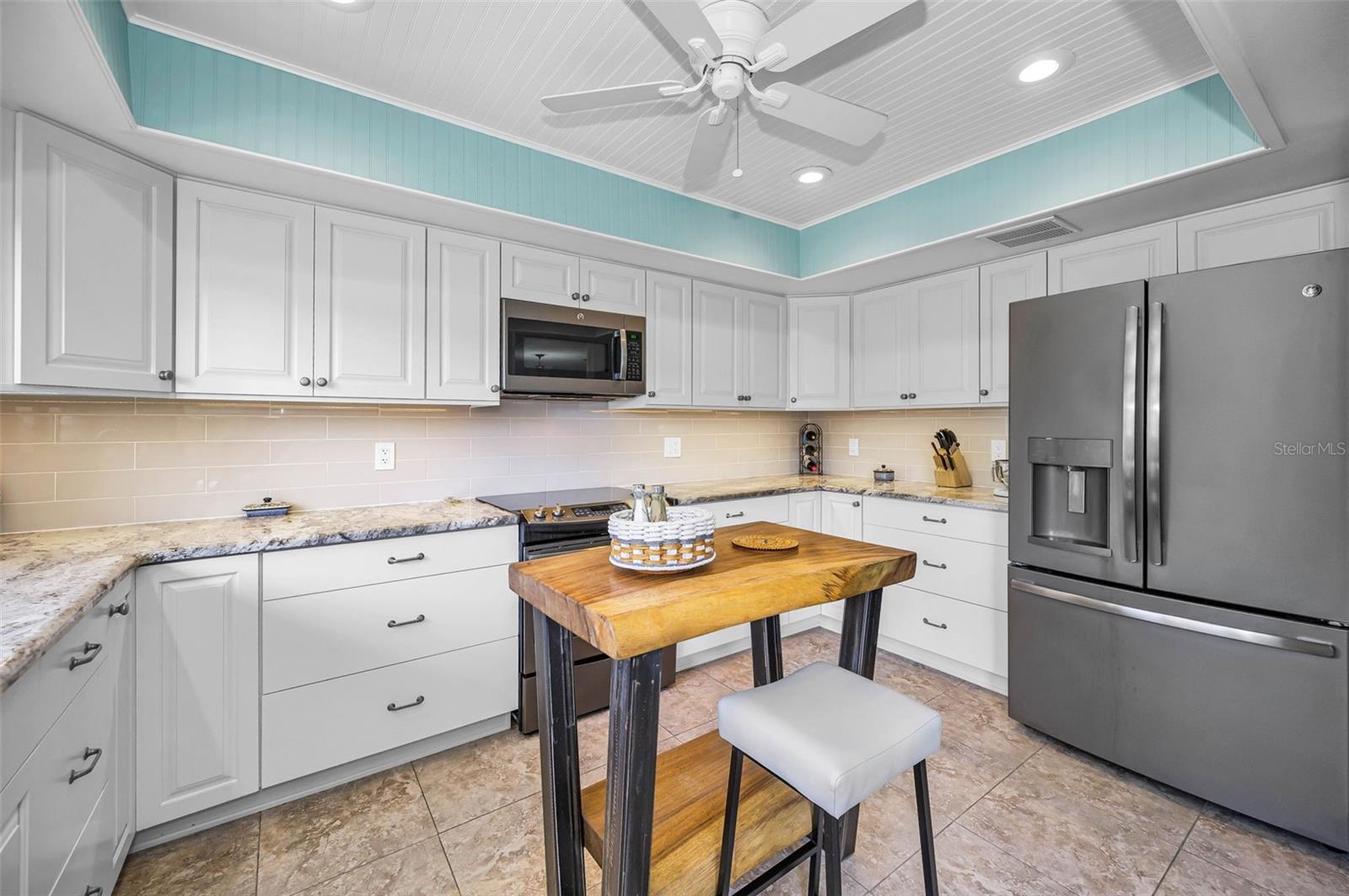 Image 8 of 42 For 190 James Court