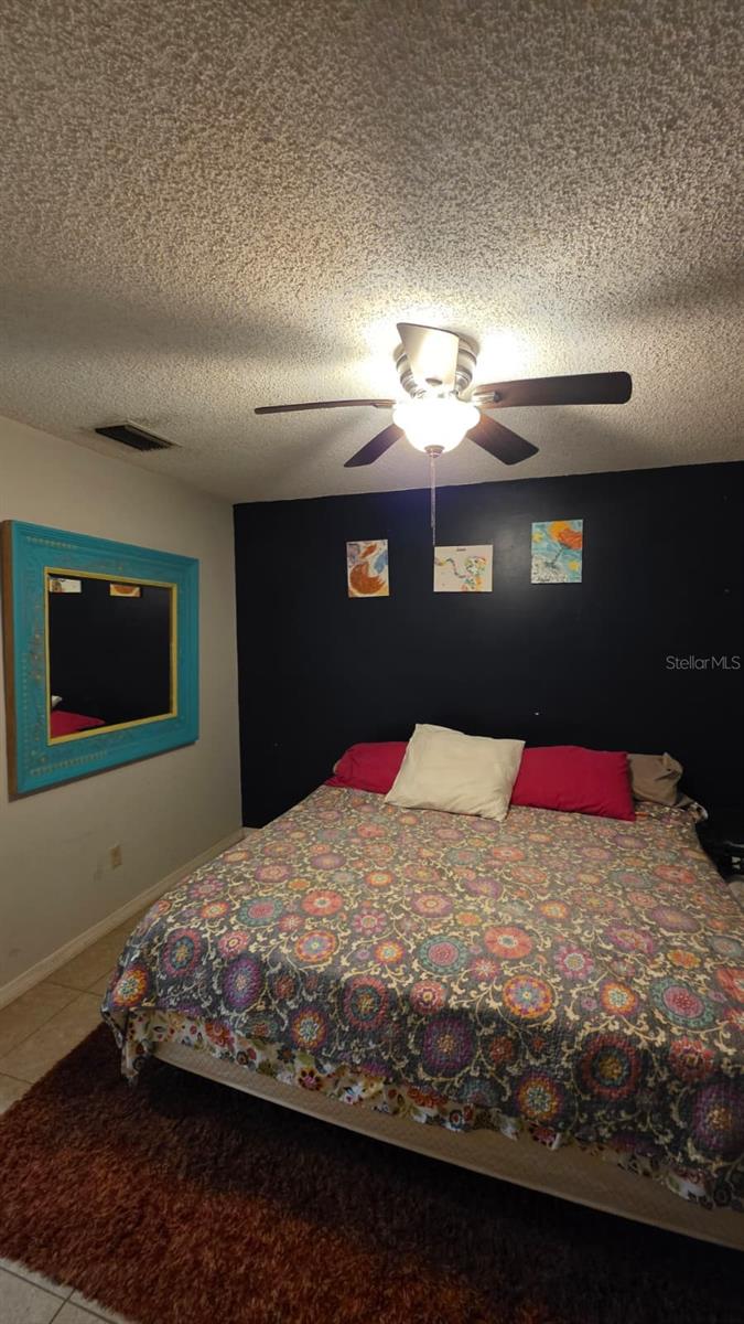 Listing photo id 16 for 4912 Serena Drive