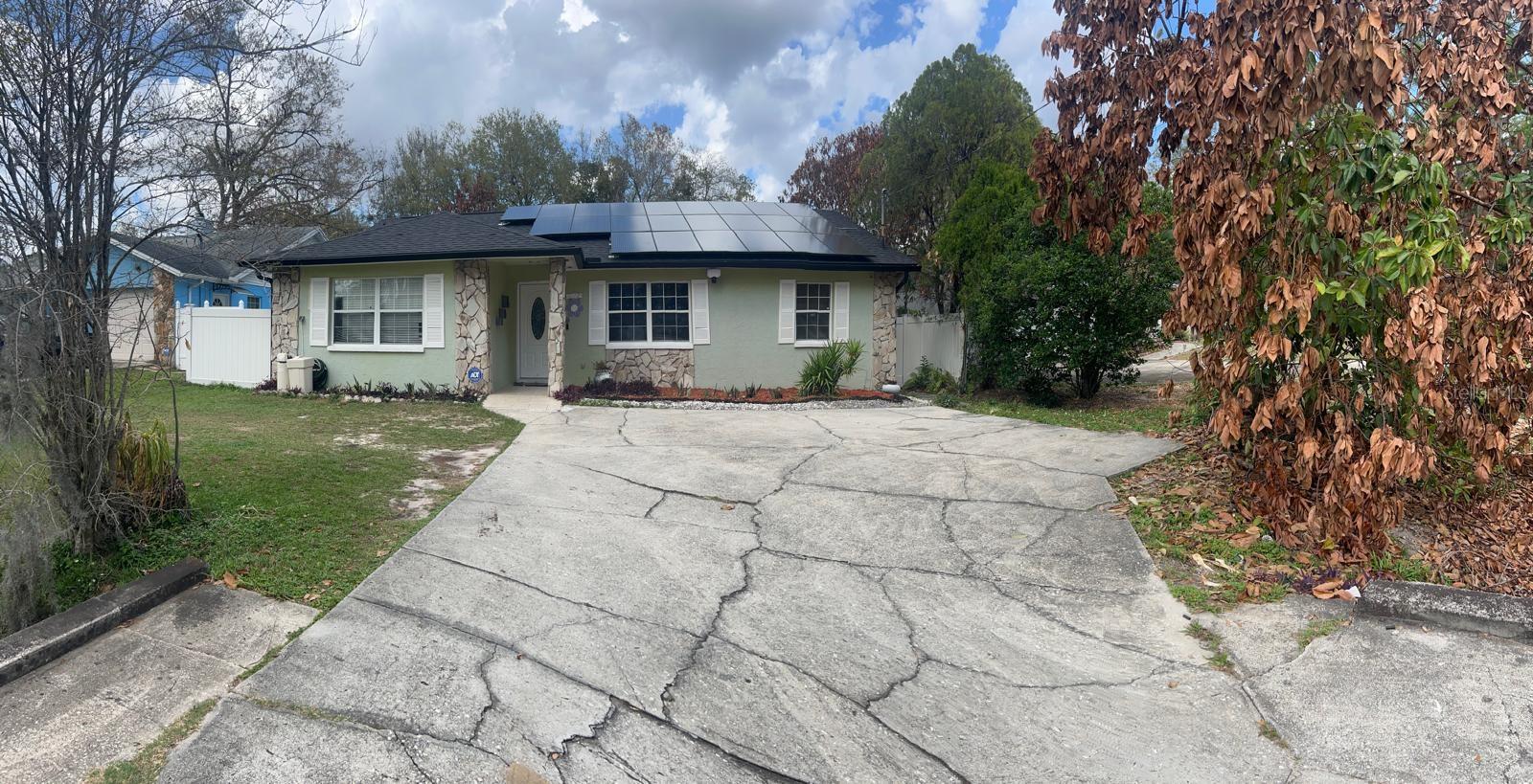 Listing photo id 0 for 4912 Serena Drive