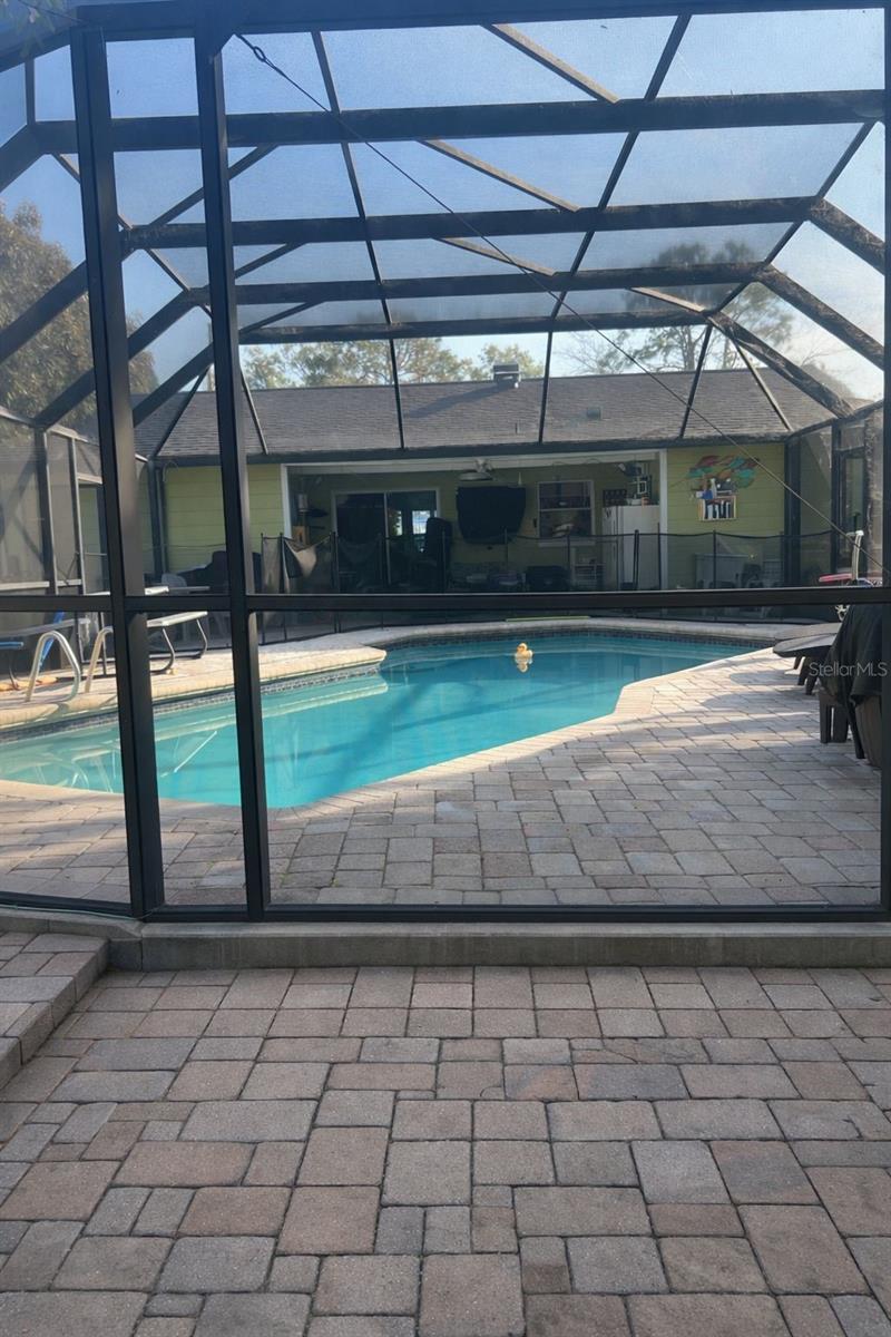 Listing photo id 1 for 4912 Serena Drive