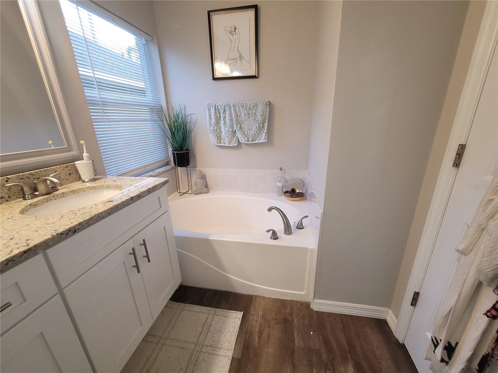 Image 25 of 64 For 22803 Richardson Lane