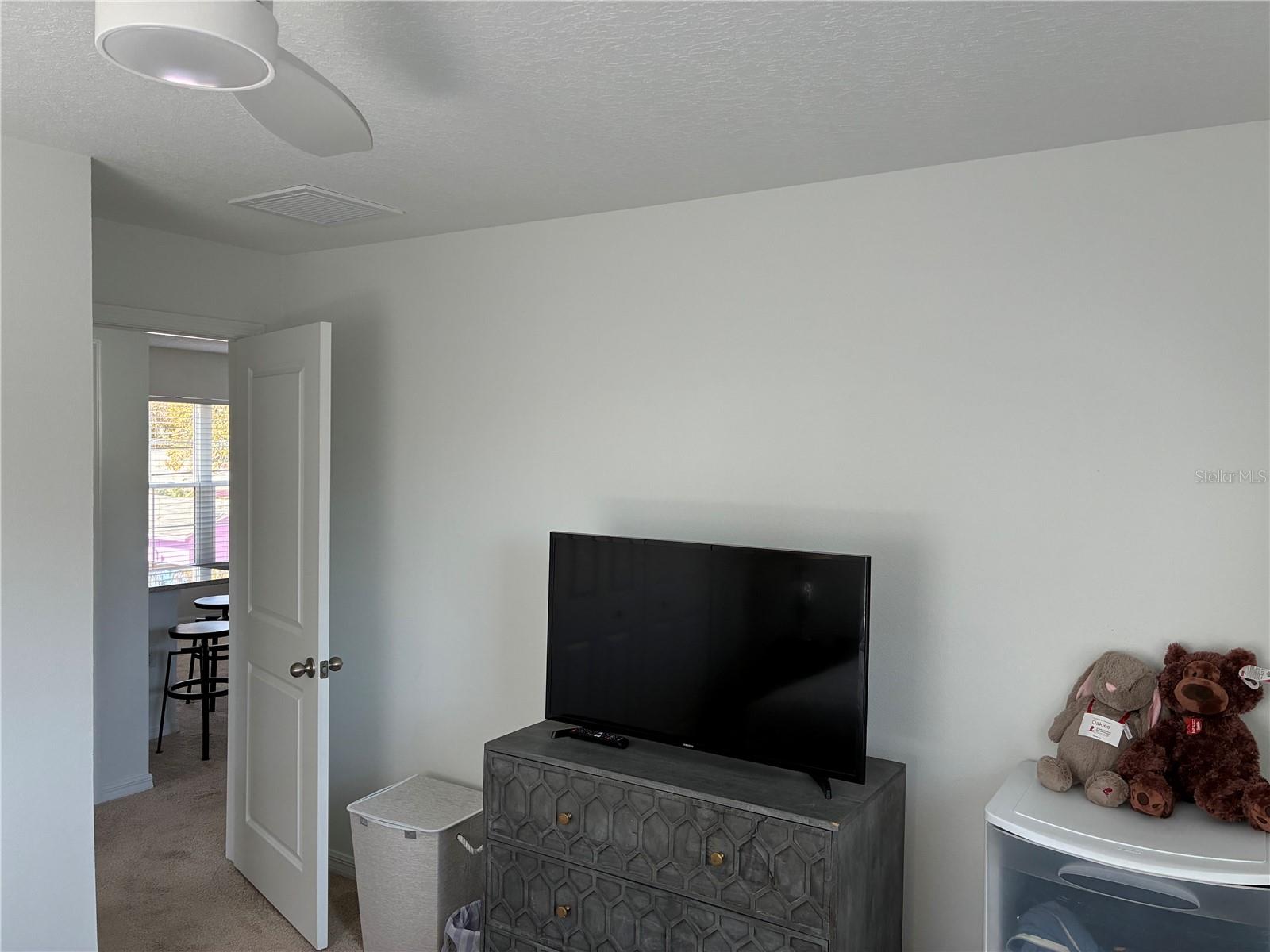 Image 3 of 15 For 2651 1-2 Bayside Drive S