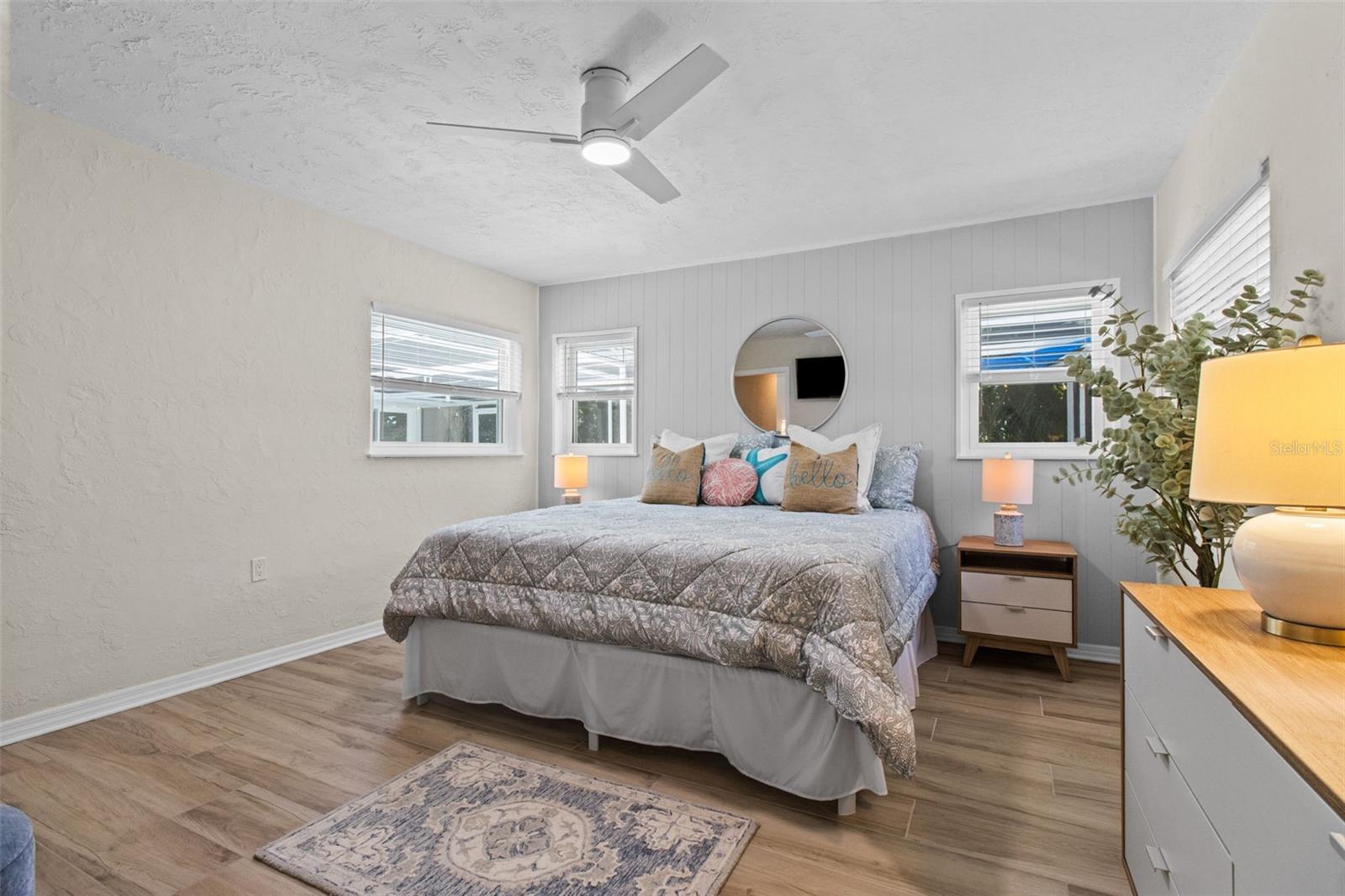 Image 19 of 61 For 4665 Woodland Drive