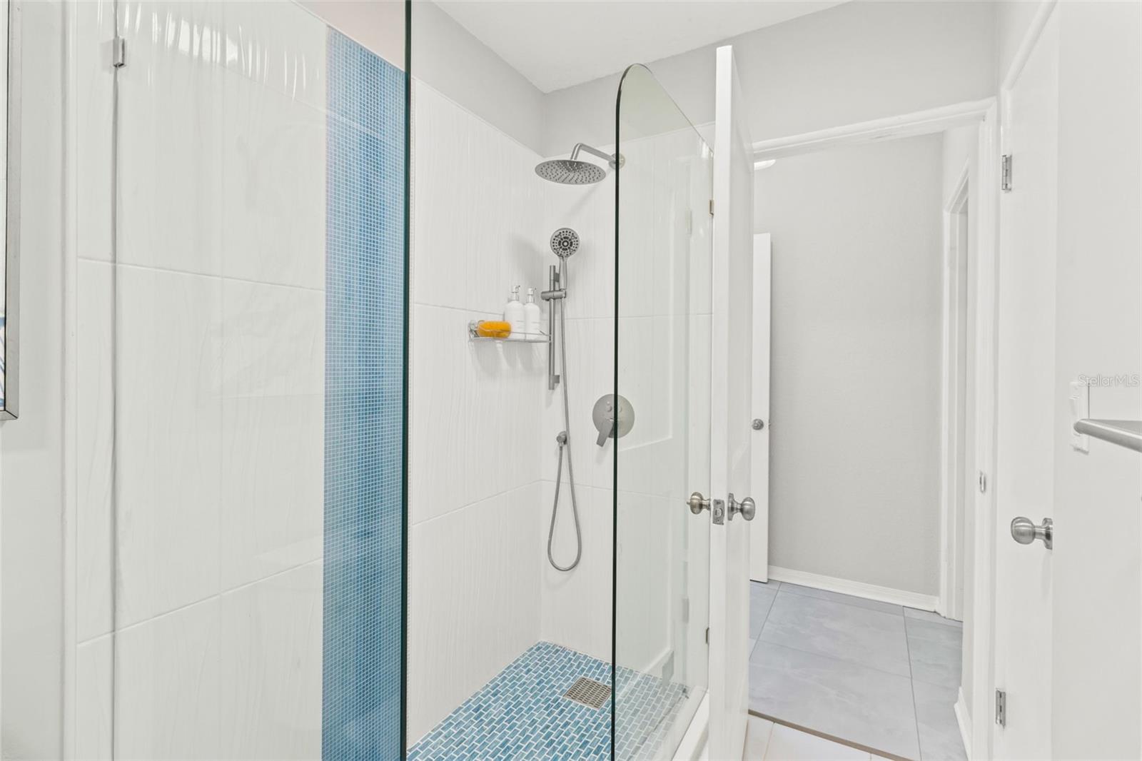 Image 36 of 61 For 4665 Woodland Drive