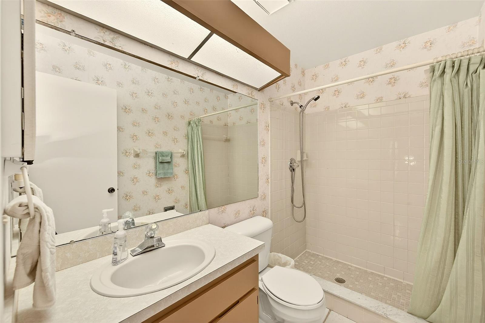 Image 16 of 26 For 3934 Shoreside Circle