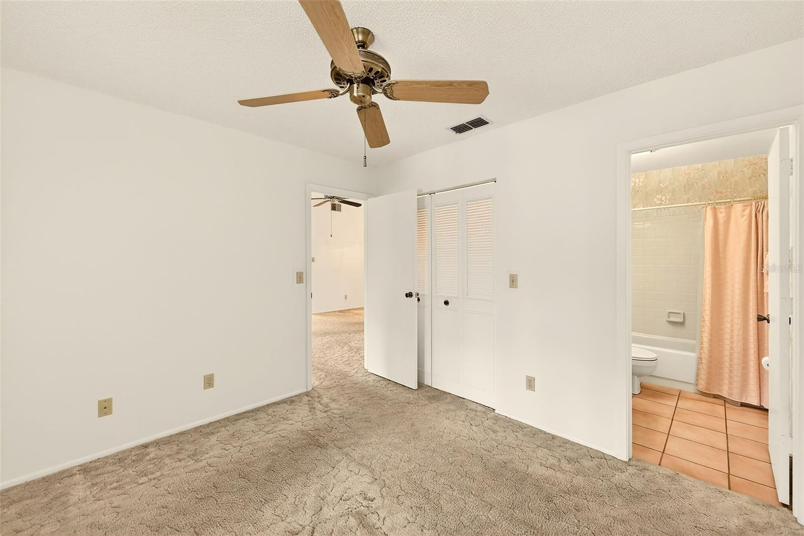 Image 18 of 26 For 3934 Shoreside Circle