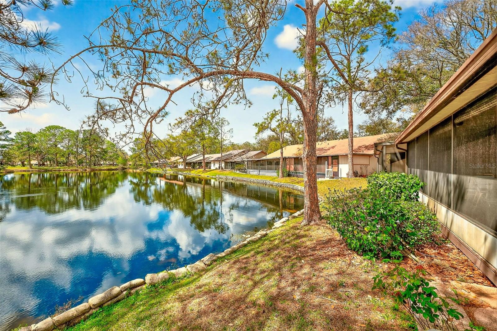 Image 3 of 26 For 3934 Shoreside Circle