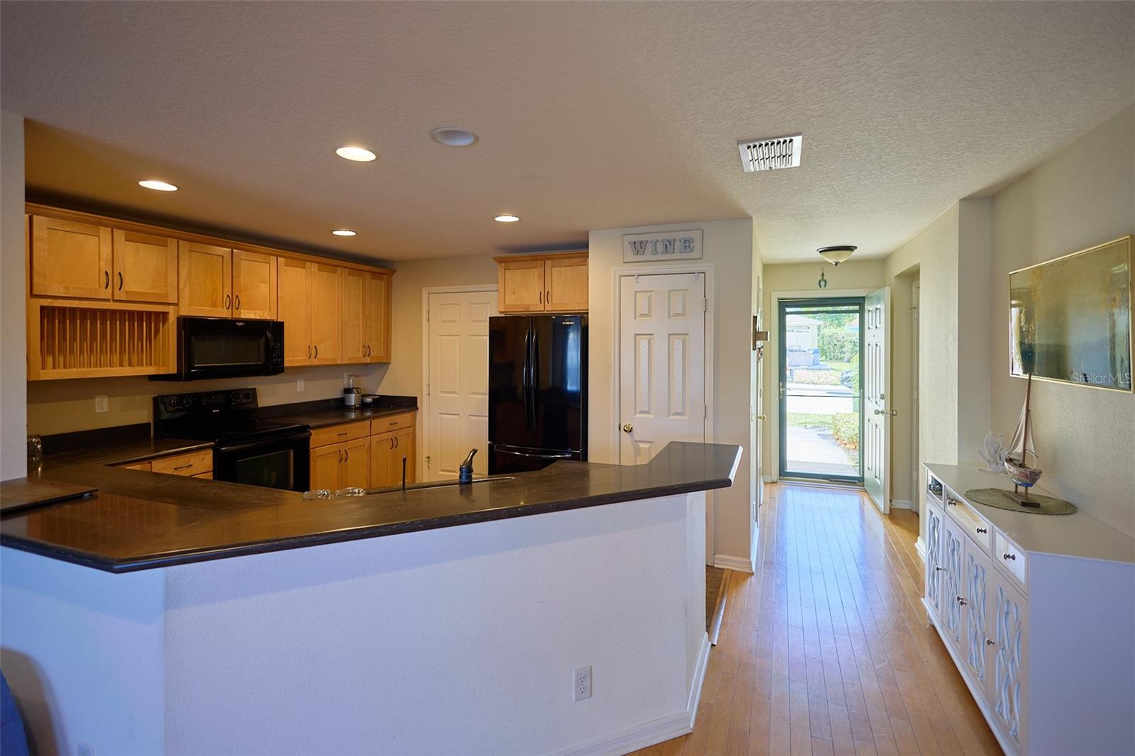 Listing photo id 11 for 2016 Sunset Meadow Drive