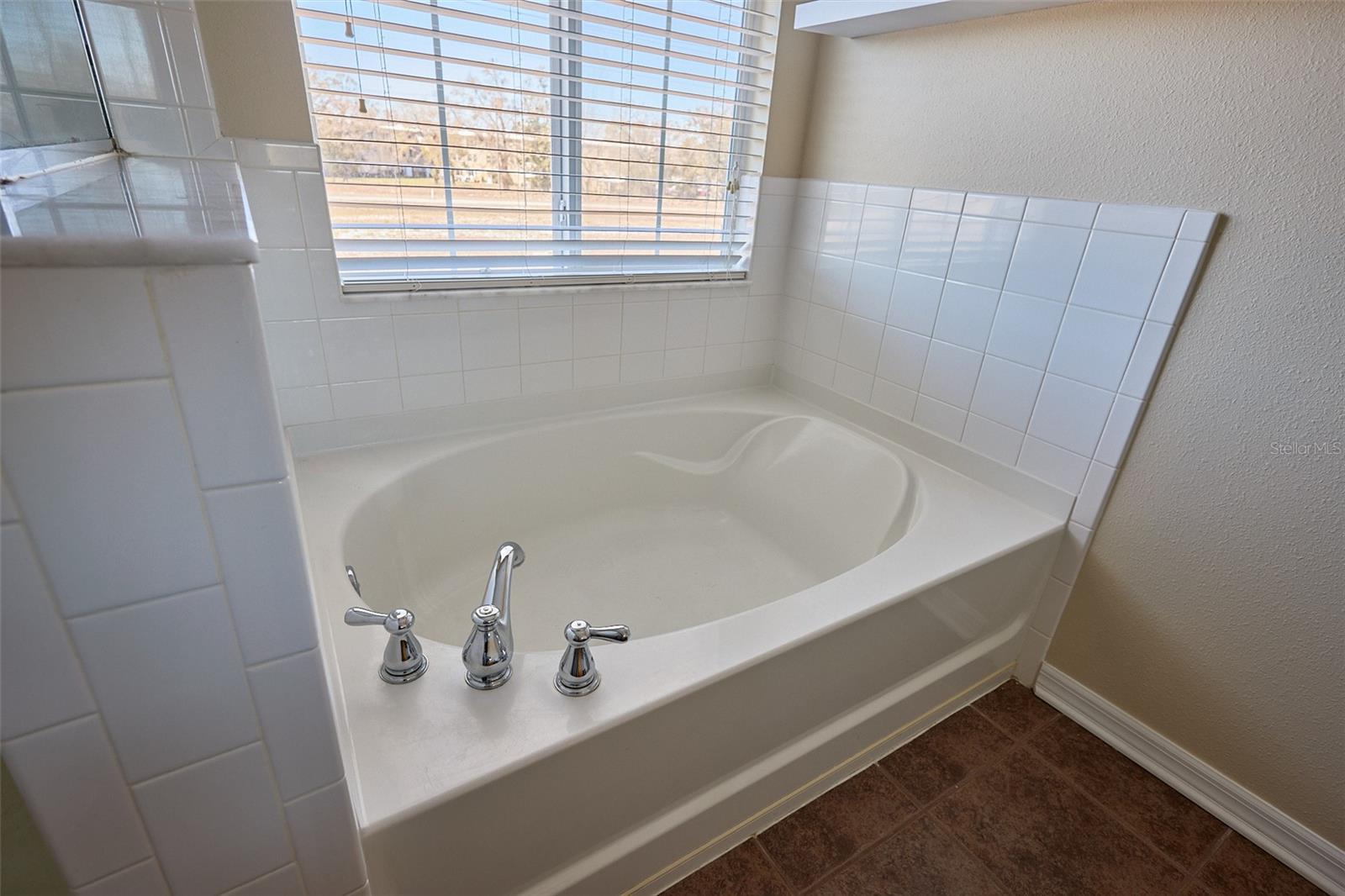 Listing photo id 26 for 2016 Sunset Meadow Drive