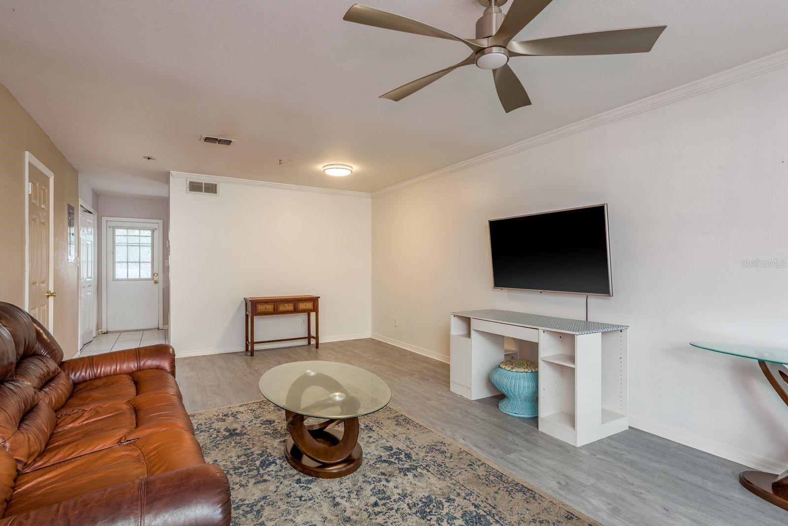 Image 11 of 40 For 37236 Embassy Park Lane 1