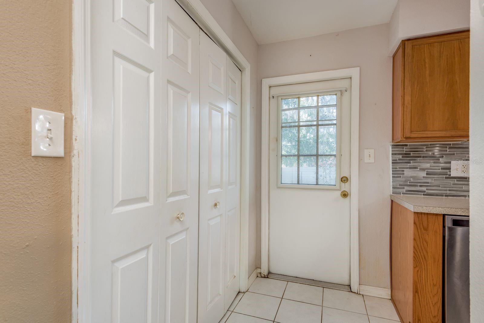 Image 17 of 40 For 37236 Embassy Park Lane 1