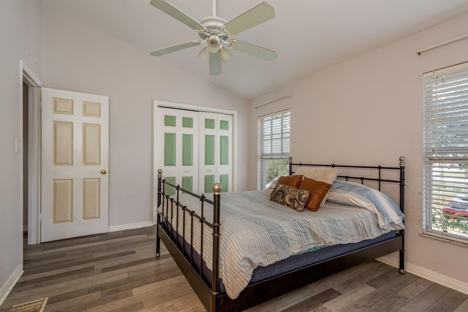 Image 19 of 40 For 37236 Embassy Park Lane 1