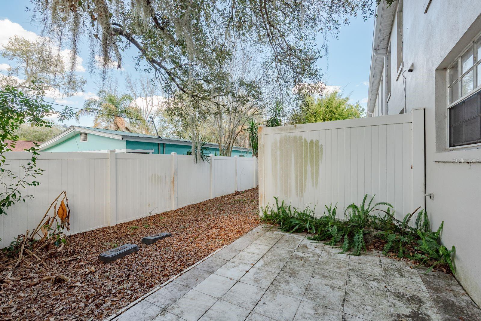 Image 26 of 40 For 37236 Embassy Park Lane 1