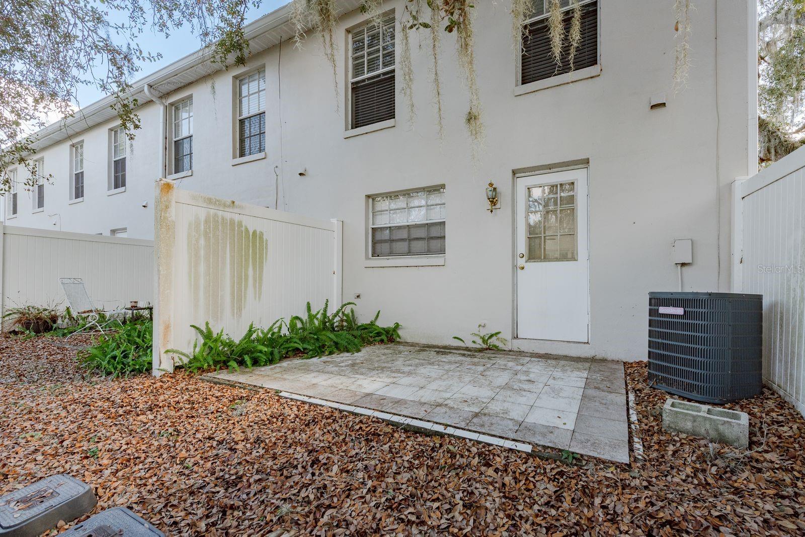 Image 27 of 40 For 37236 Embassy Park Lane 1