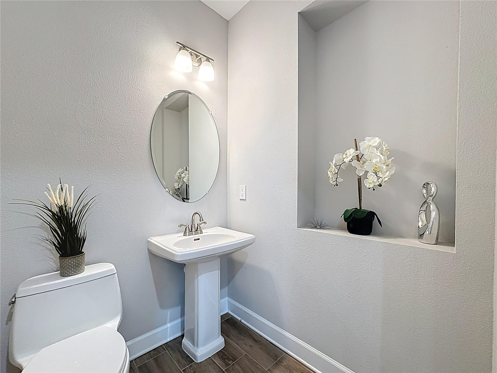 Listing photo id 16 for 5216 Lake Venice Drive