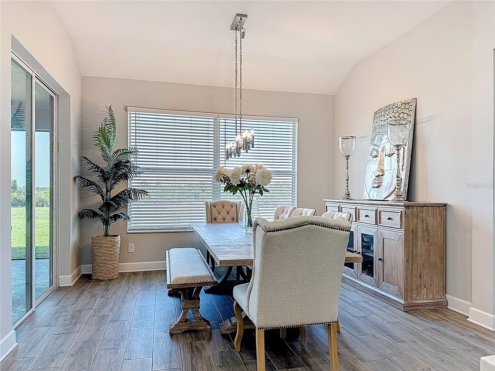 Listing photo id 26 for 5216 Lake Venice Drive