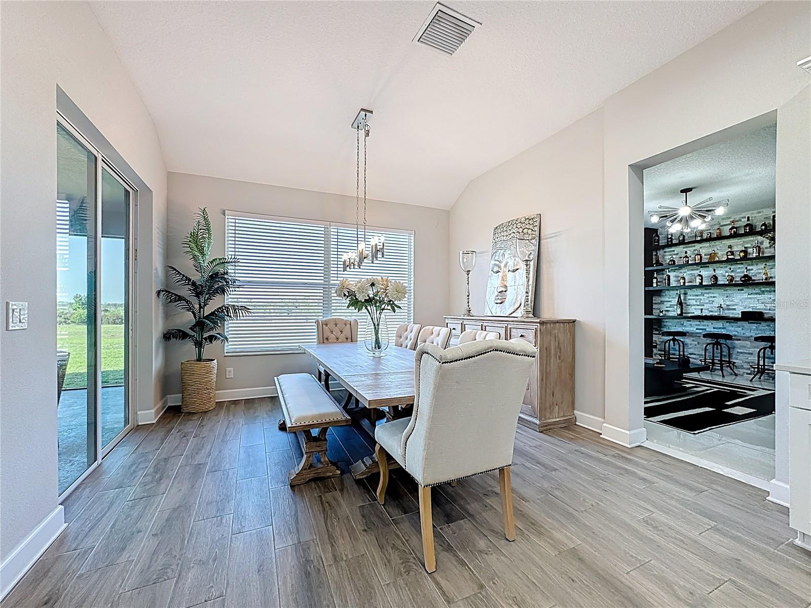 Listing photo id 27 for 5216 Lake Venice Drive