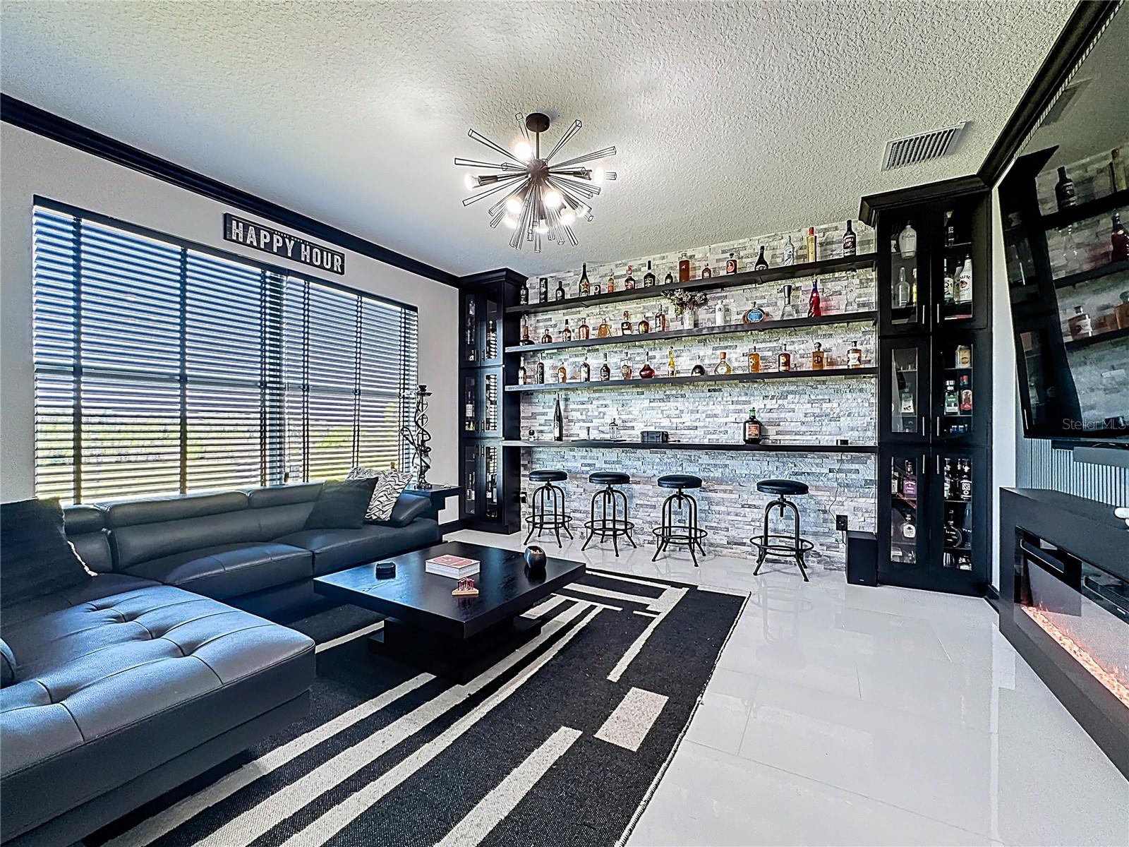 Listing photo id 28 for 5216 Lake Venice Drive