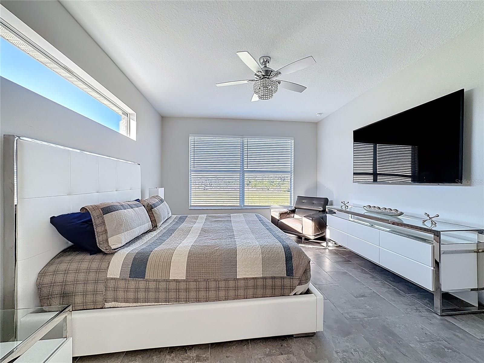 Listing photo id 33 for 5216 Lake Venice Drive