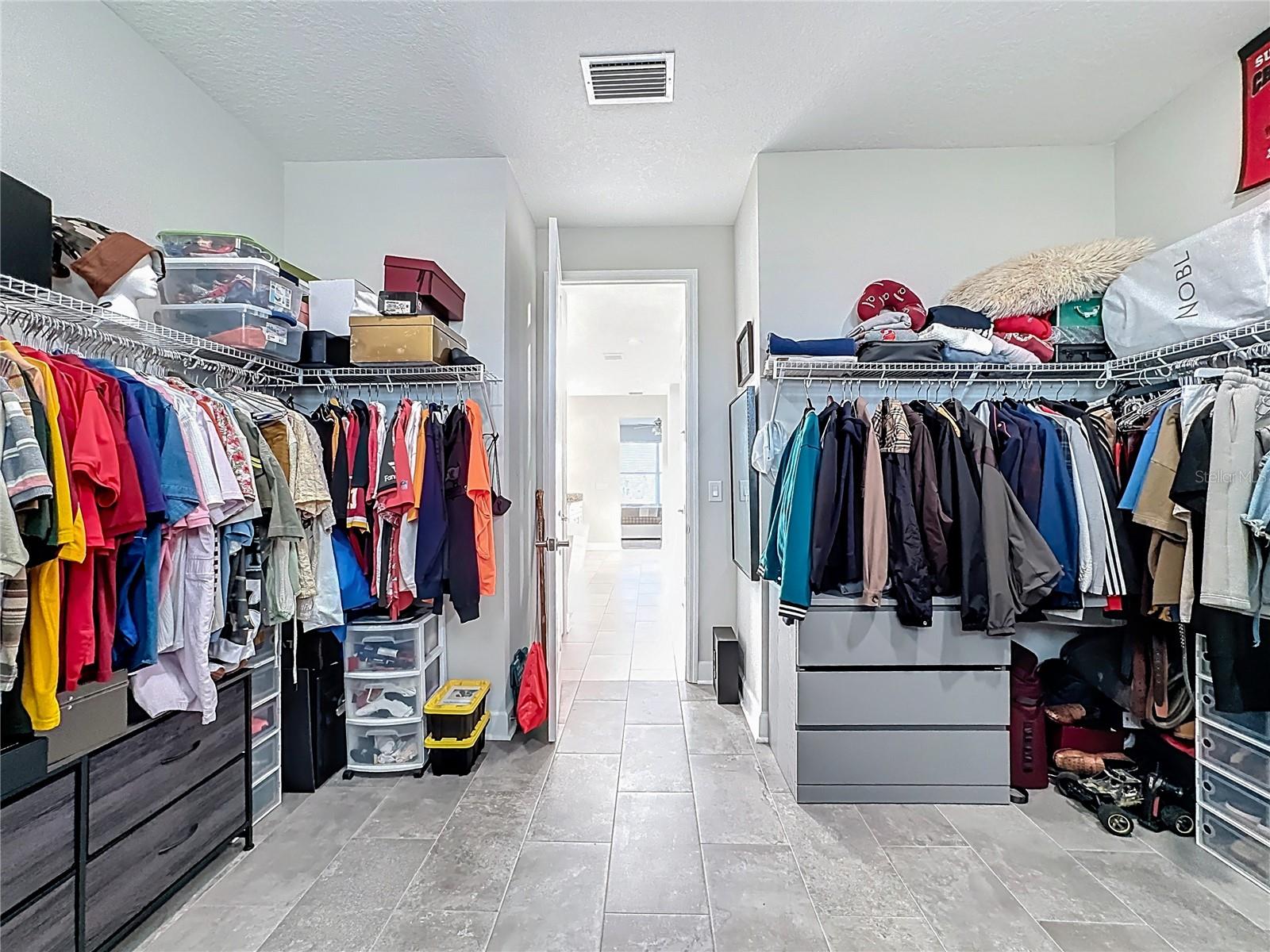 Listing photo id 41 for 5216 Lake Venice Drive