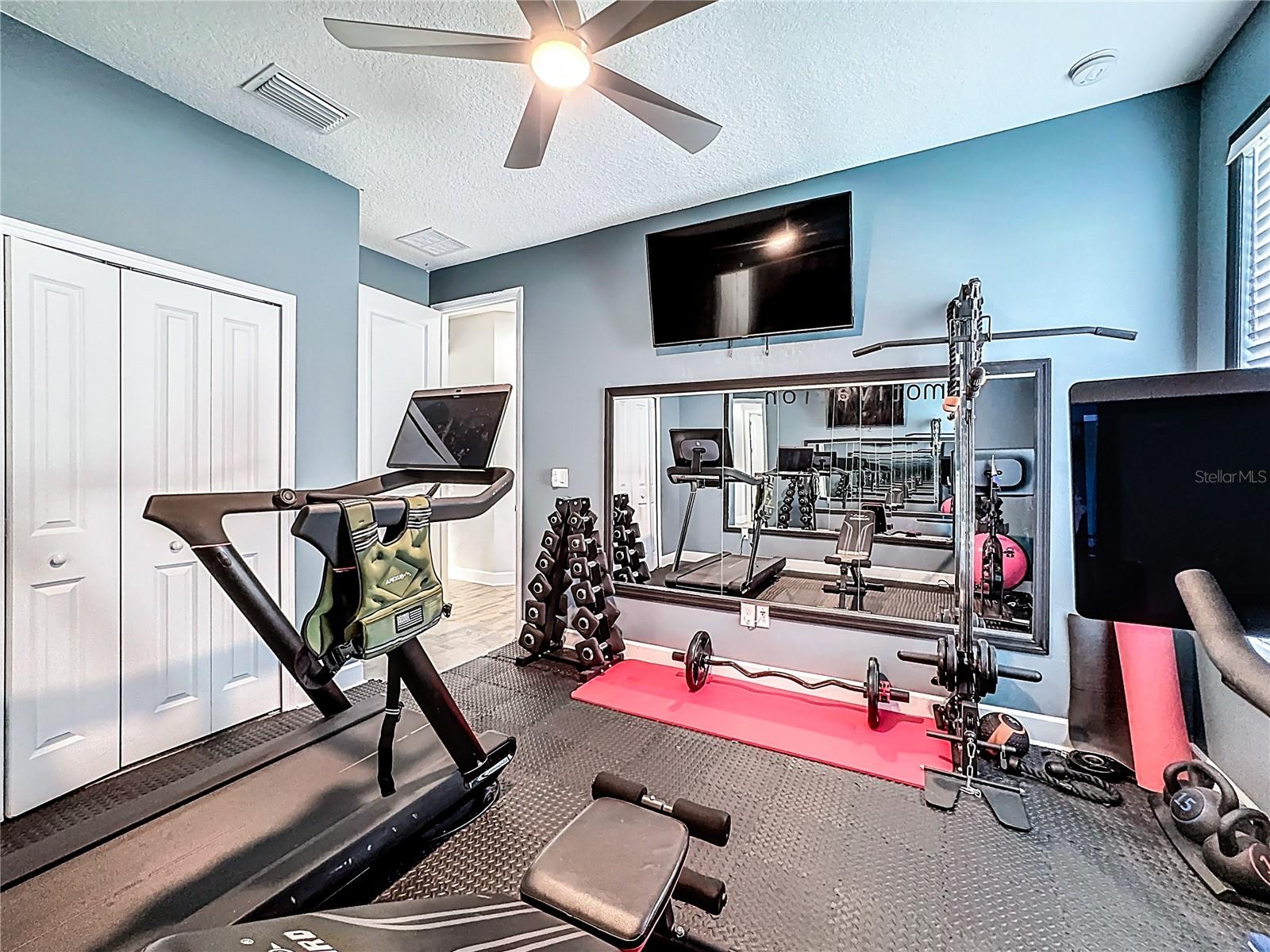 Listing photo id 46 for 5216 Lake Venice Drive