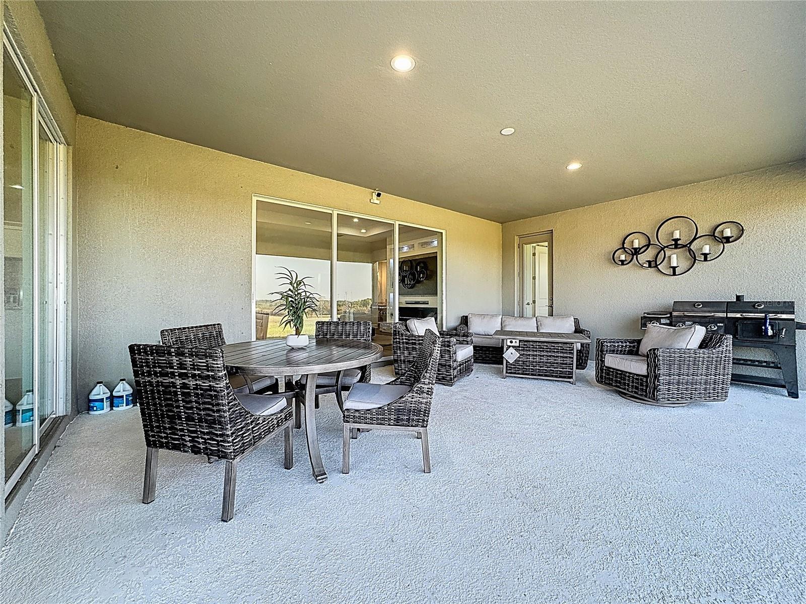 Listing photo id 48 for 5216 Lake Venice Drive