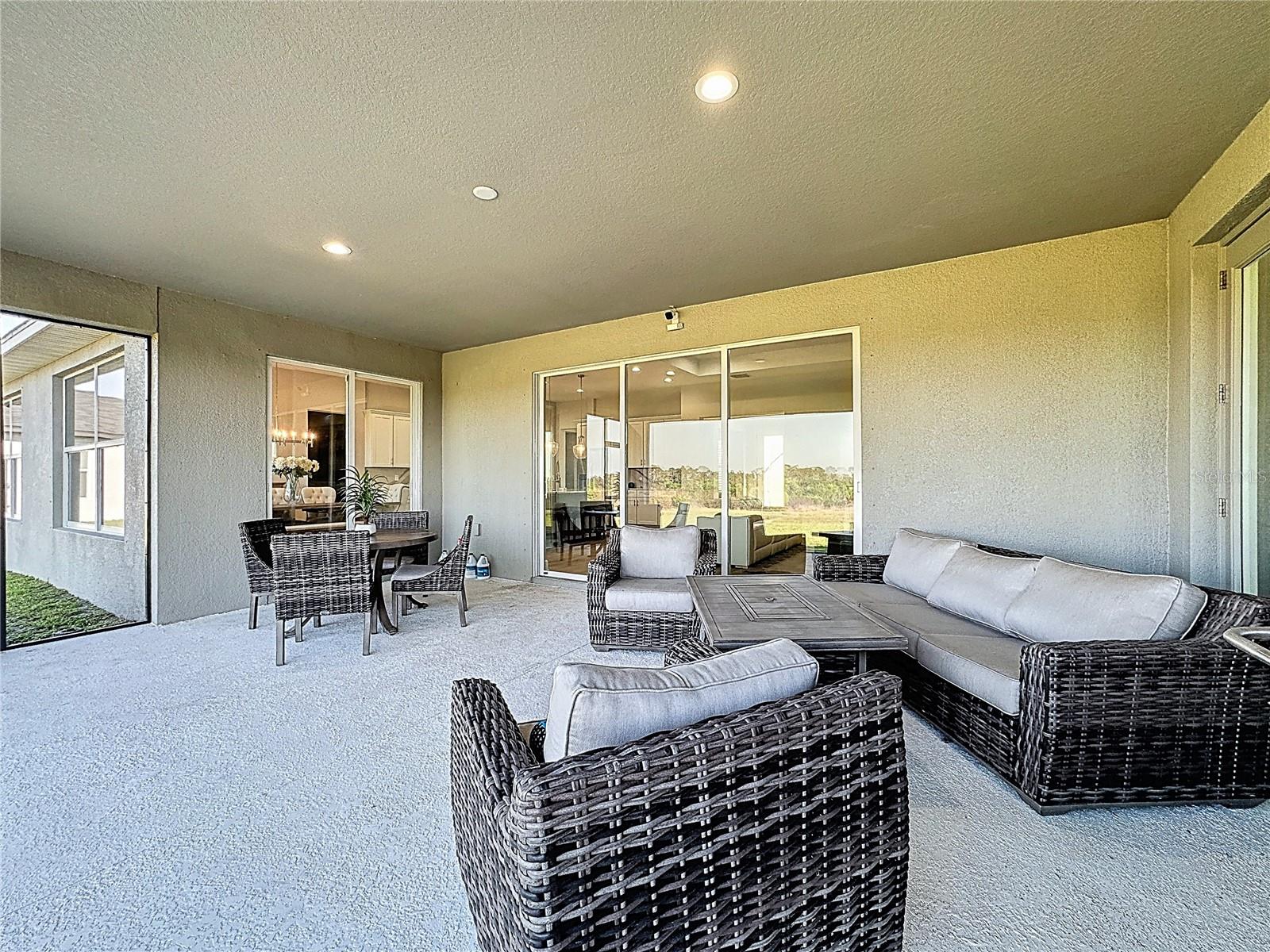 Listing photo id 49 for 5216 Lake Venice Drive