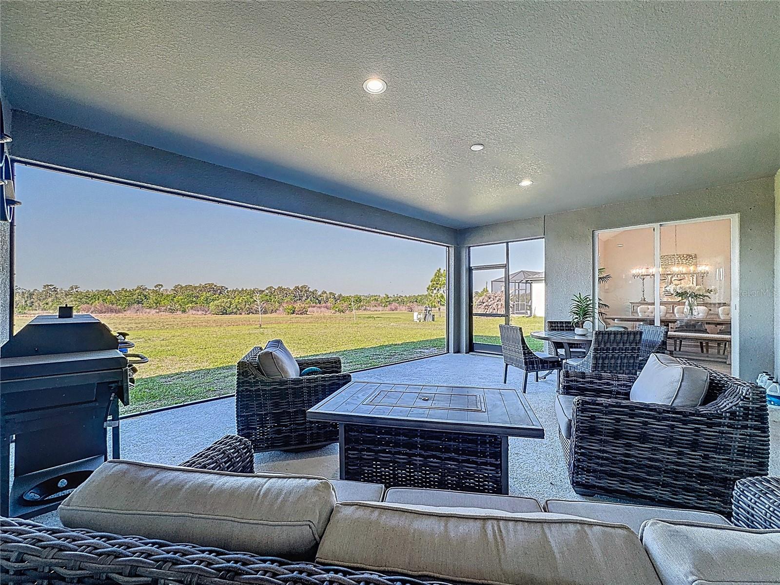 Listing photo id 52 for 5216 Lake Venice Drive