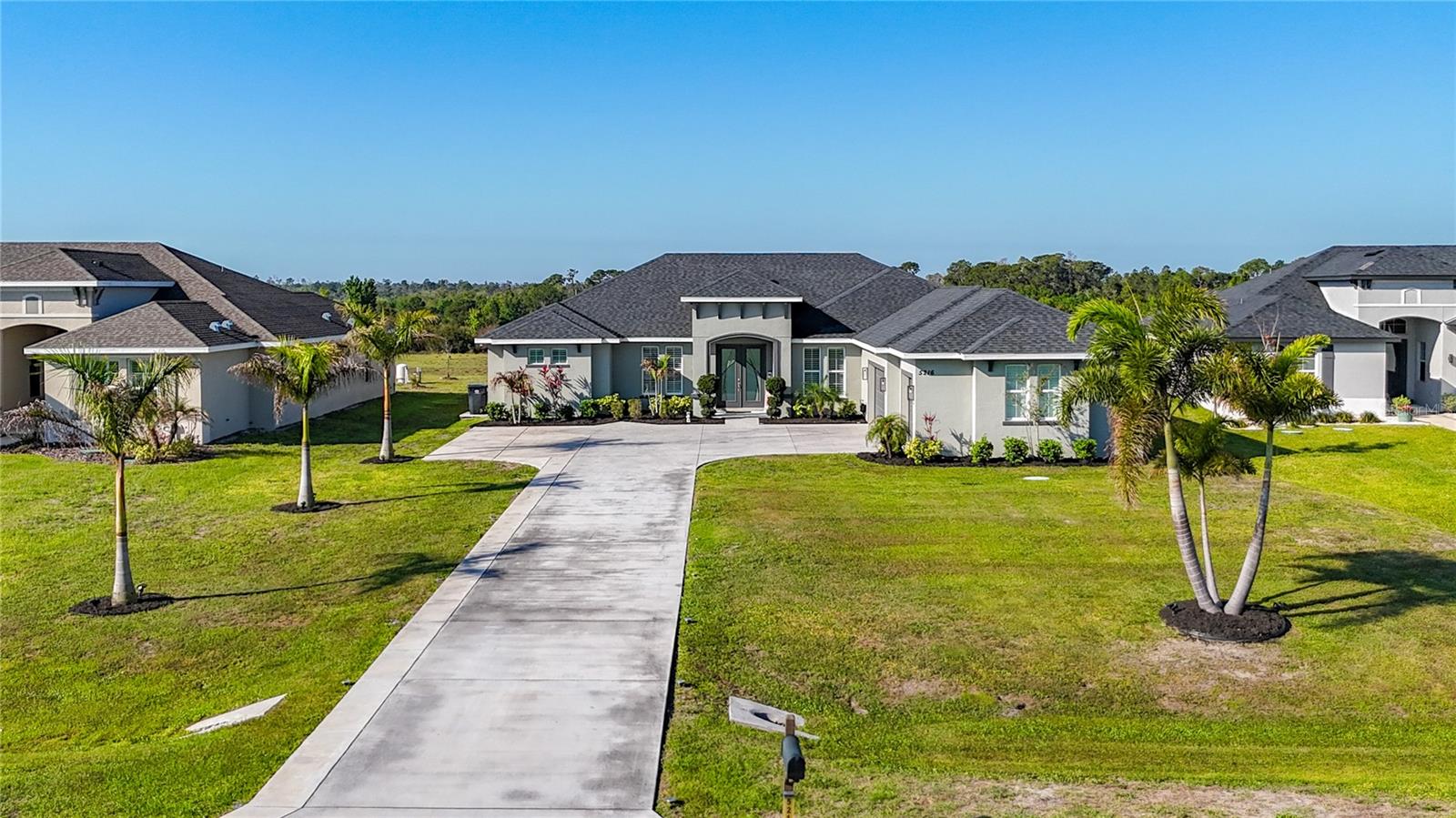 Listing photo id 55 for 5216 Lake Venice Drive