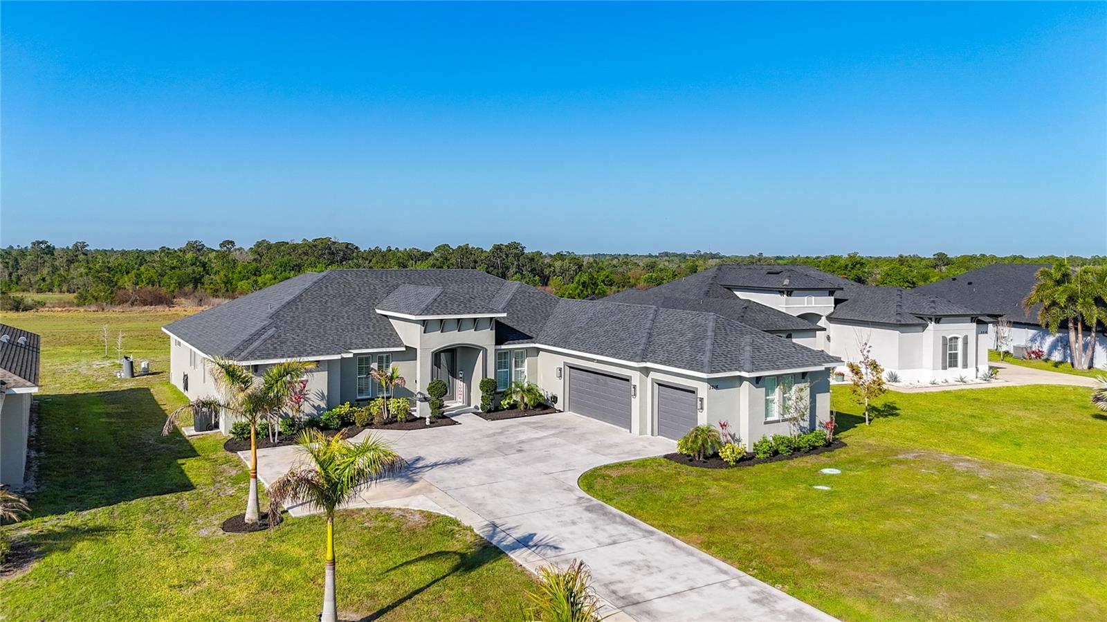 Listing photo id 56 for 5216 Lake Venice Drive