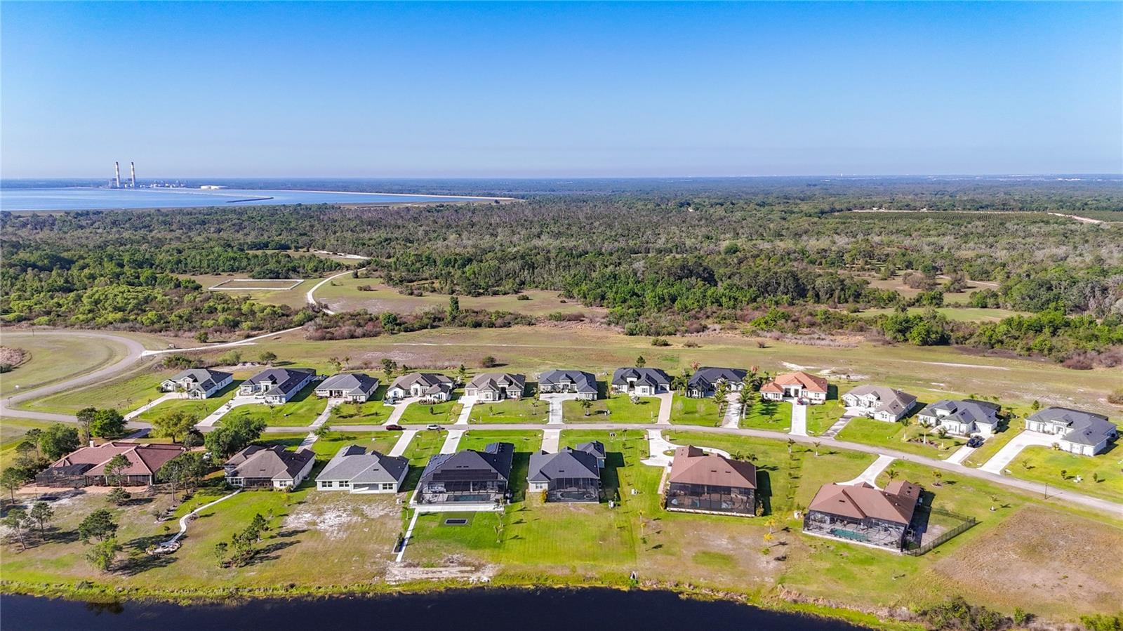 Listing photo id 71 for 5216 Lake Venice Drive