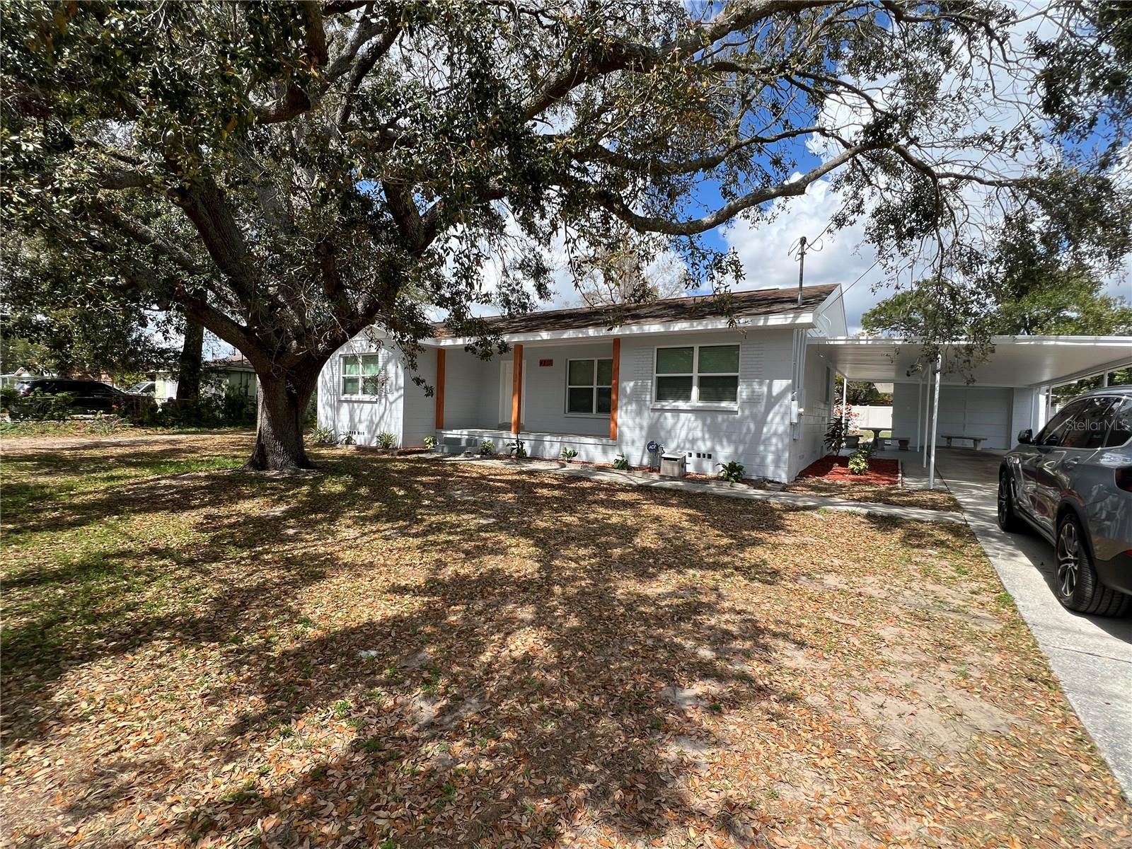 Listing photo id 0 for 4210 River Hills Drive