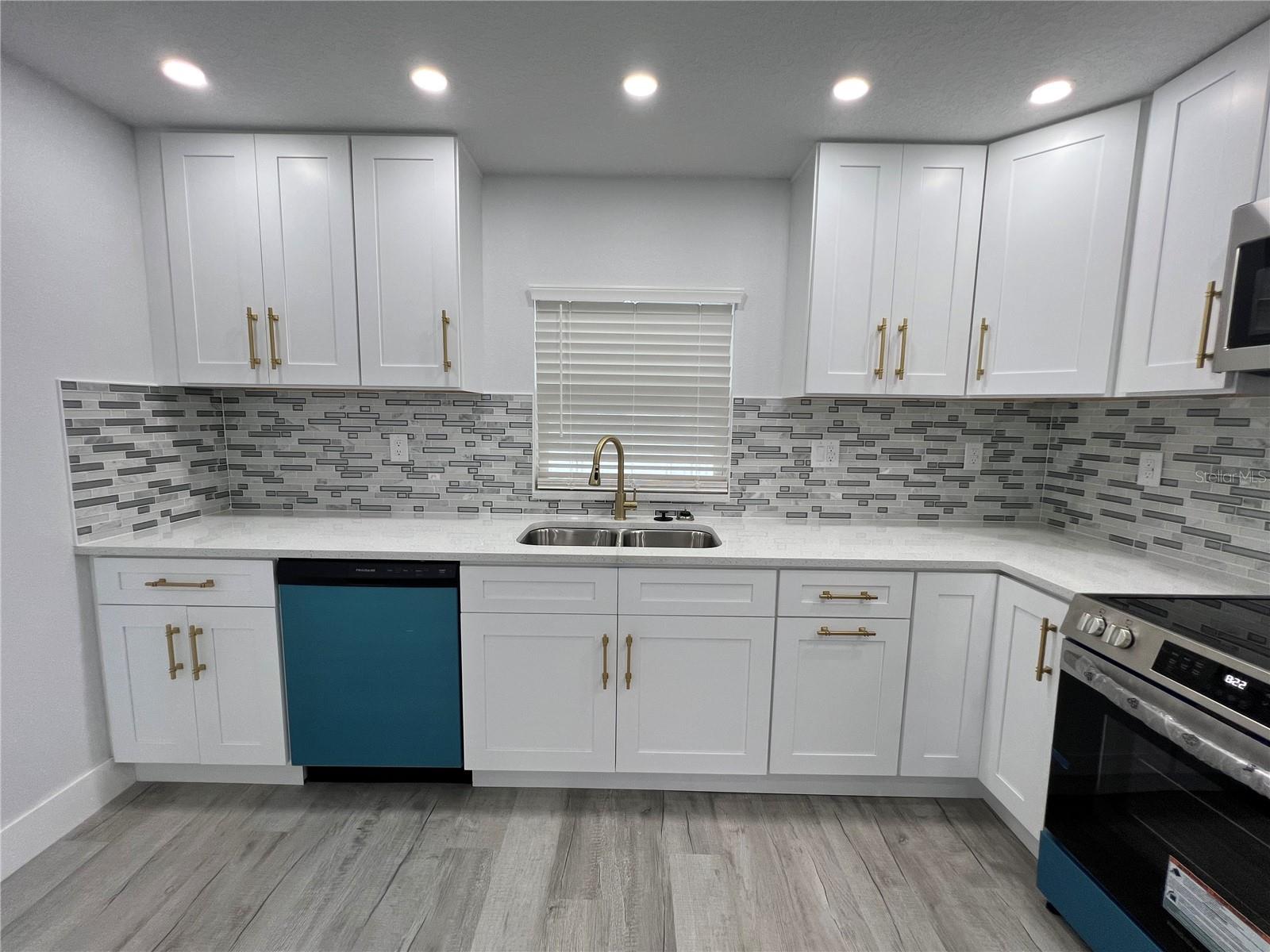 Listing photo id 24 for 4210 River Hills Drive