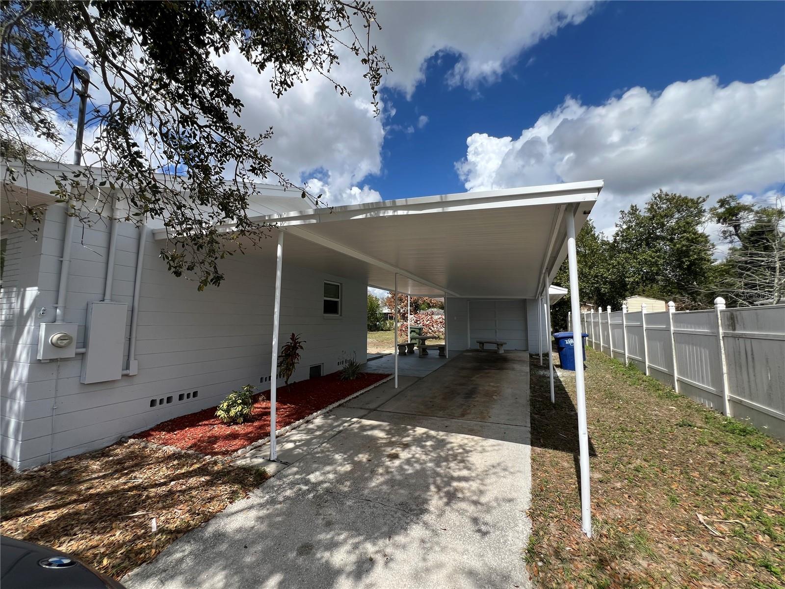 Listing photo id 27 for 4210 River Hills Drive