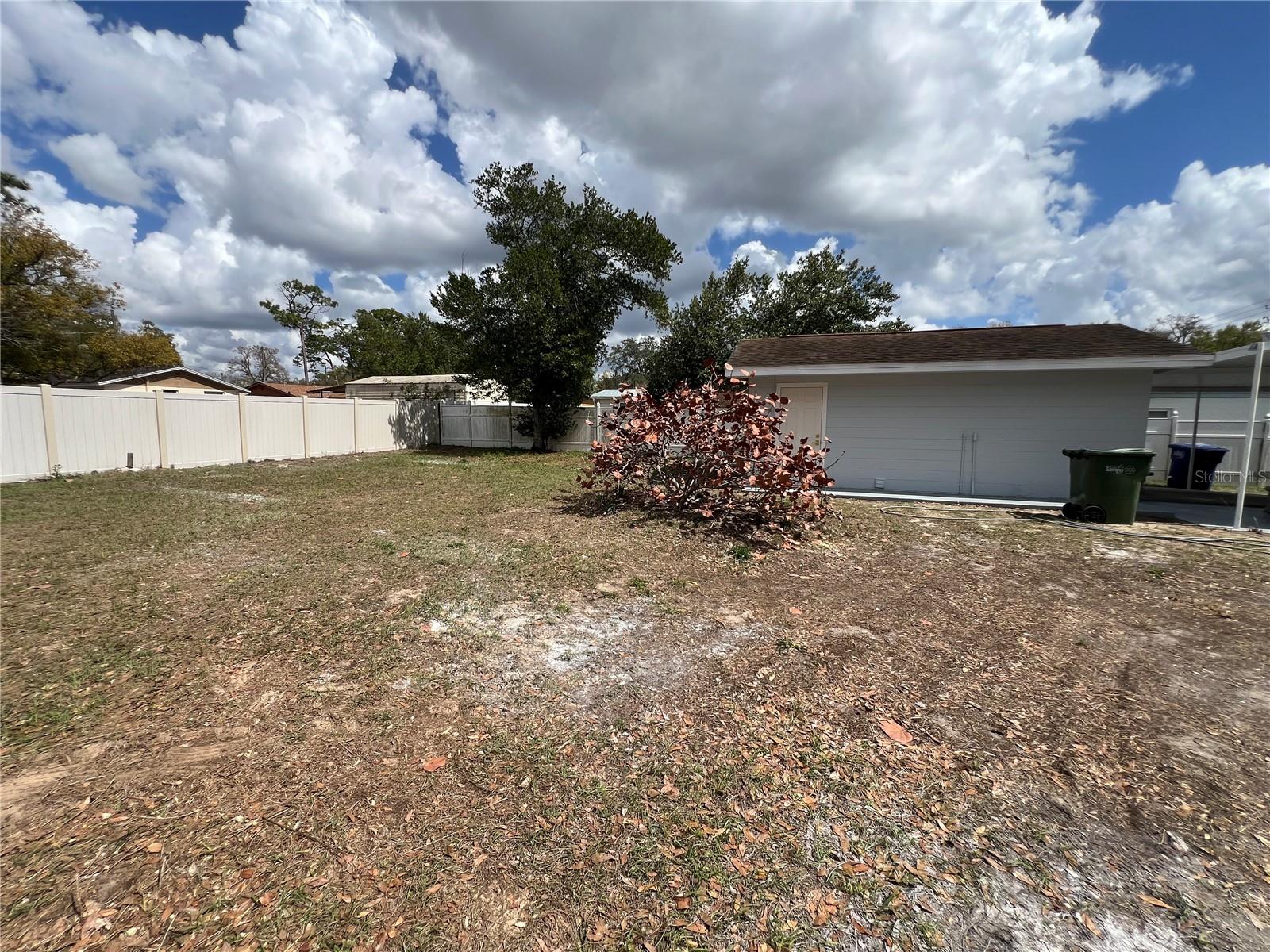 Listing photo id 33 for 4210 River Hills Drive