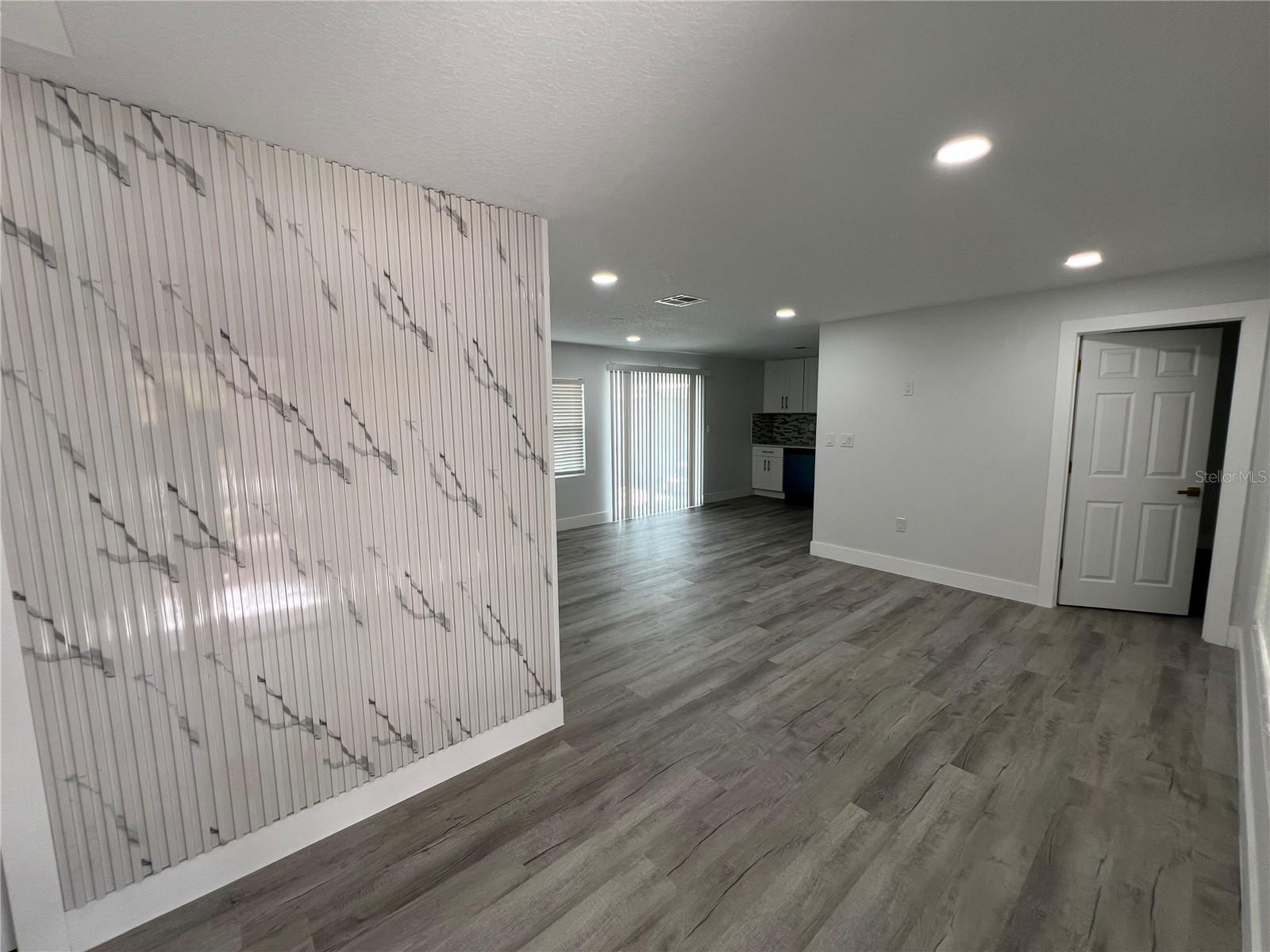 Listing photo id 37 for 4210 River Hills Drive