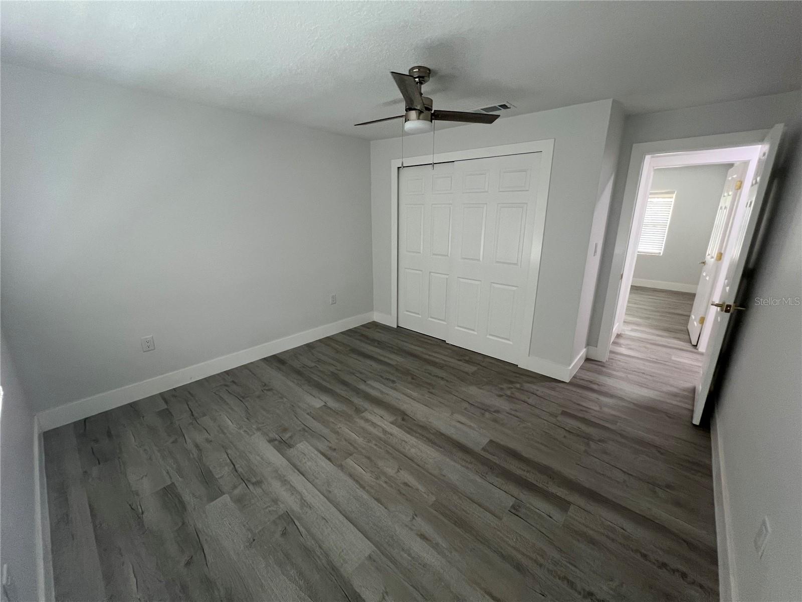 Listing photo id 7 for 4210 River Hills Drive