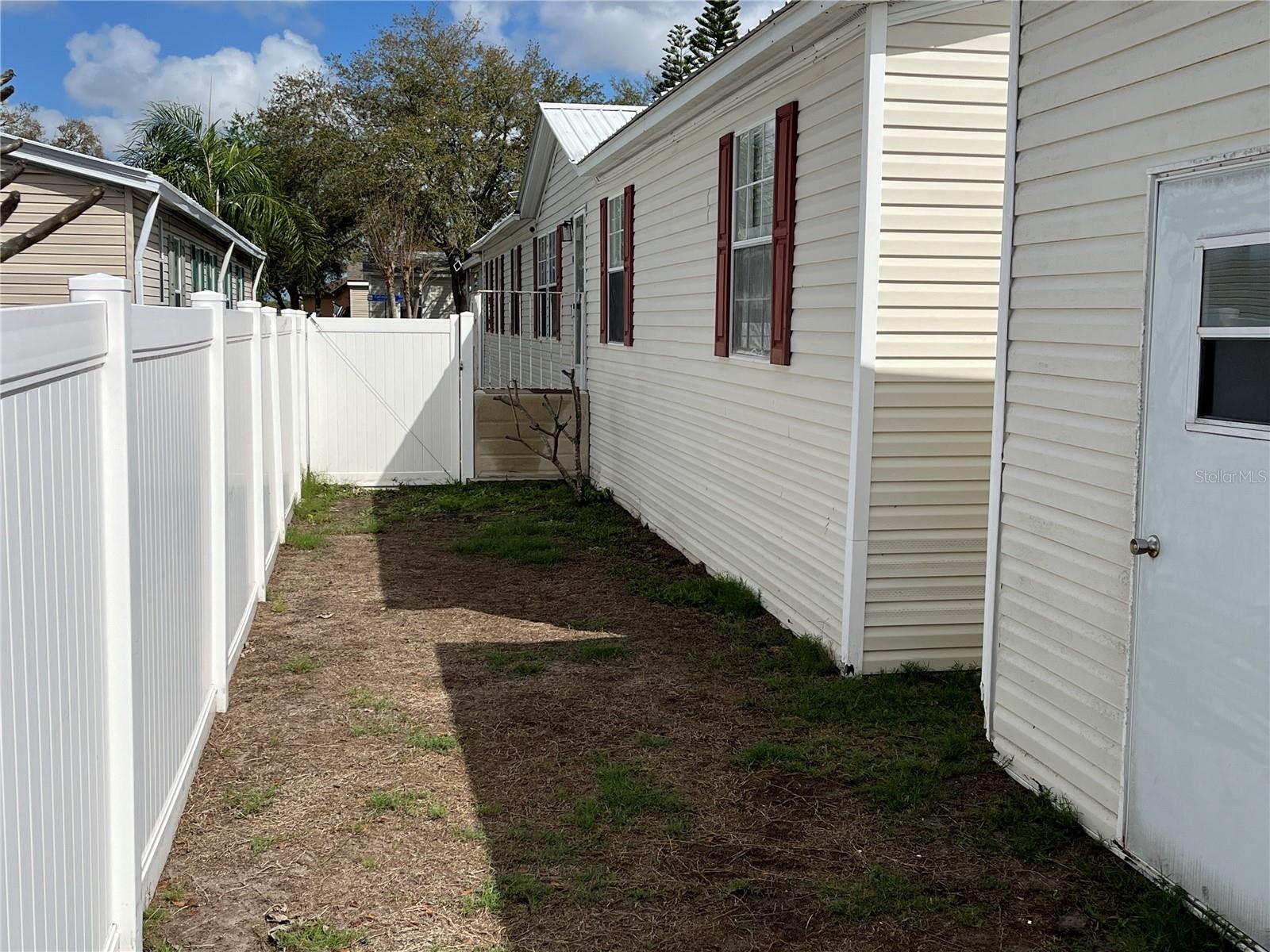 Image 4 of 50 For 8335 Fantasia Park Way