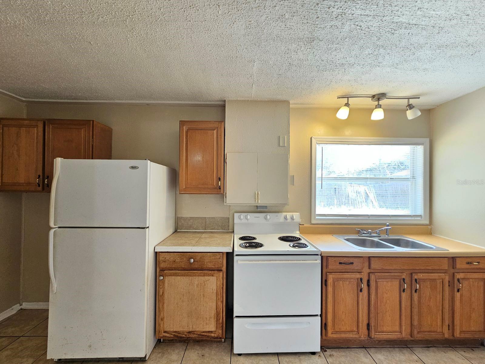 Image 4 of 11 For 3330 Jean Avenue