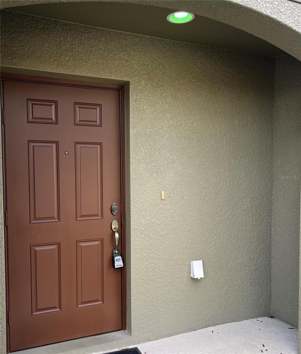 Listing photo id 0 for 2756 Birchcreek Drive